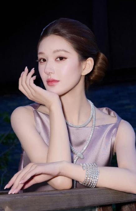 如何看待老人烧杨絮引燃20辆汽车无语
