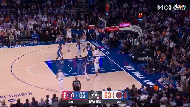 #尼克斯球迷狂嘘詹姆斯的原因找到了##AI记录詹姆斯24季征途#

NBA揭幕战，76人106-10