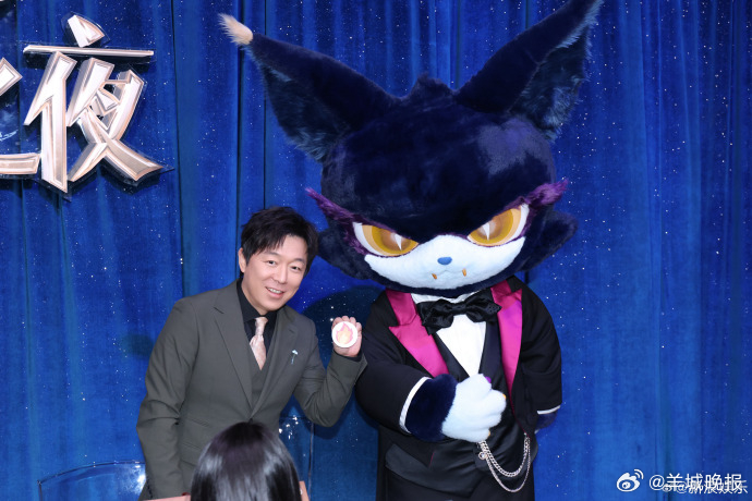 【明星微博之夜合照，你最pick谁？】晒微博之夜和、的合照，艺人们状态超好！来看