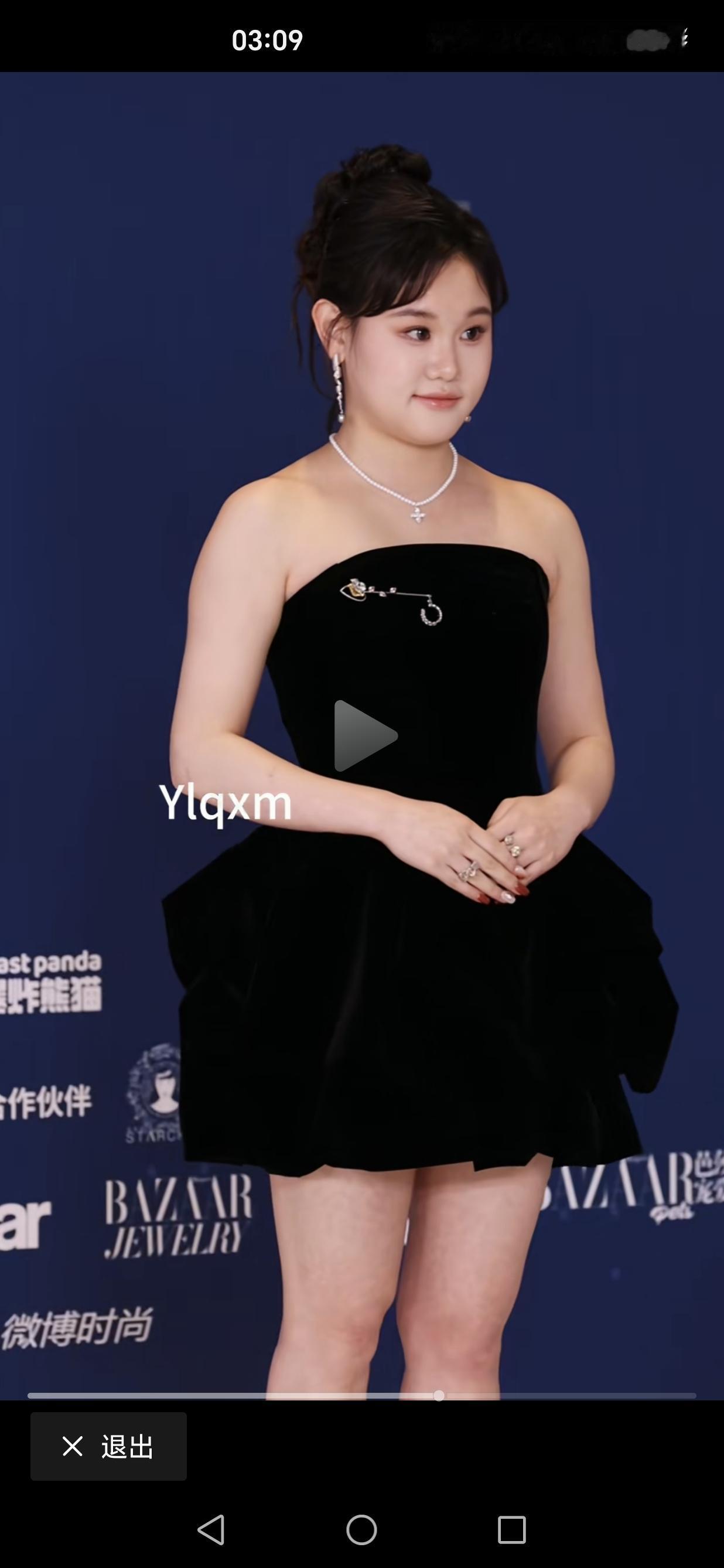 张家齐已经退役，她应该有新的尝试新的人生方向，总不能一辈子穿运动服，是吧。

她