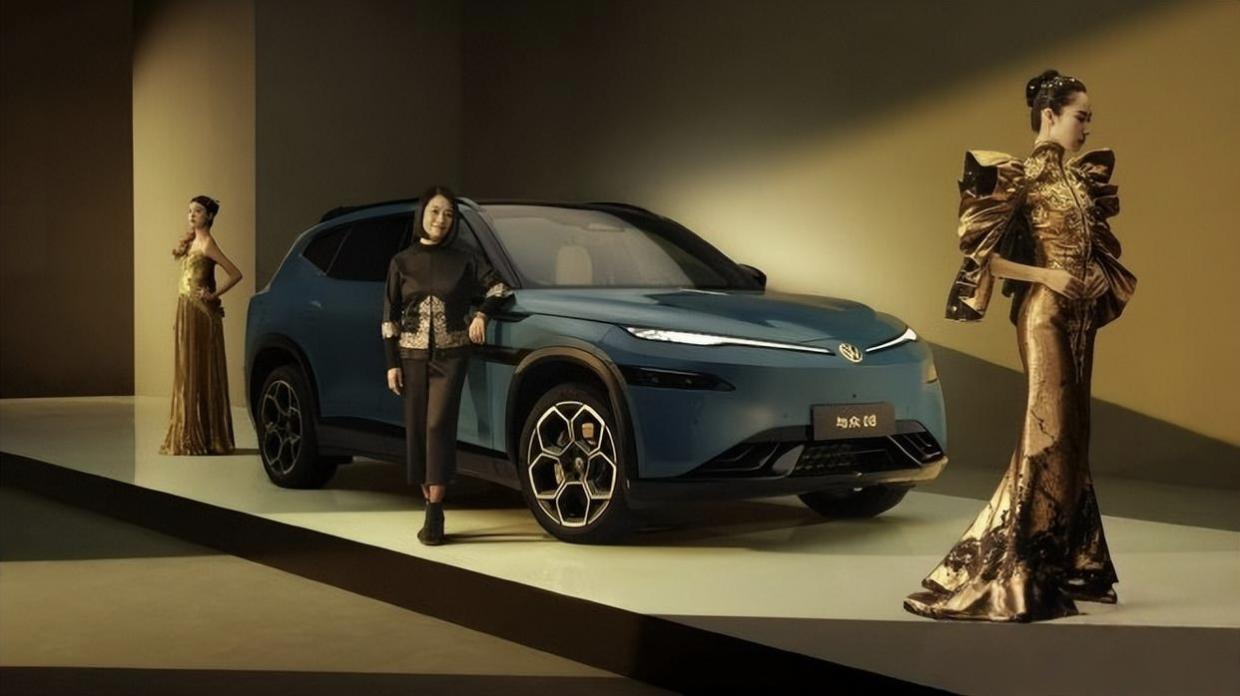 大众与众08的配置如何这辆车最大的亮点就是“德系的底盘+中国人的智能大脑”。车长