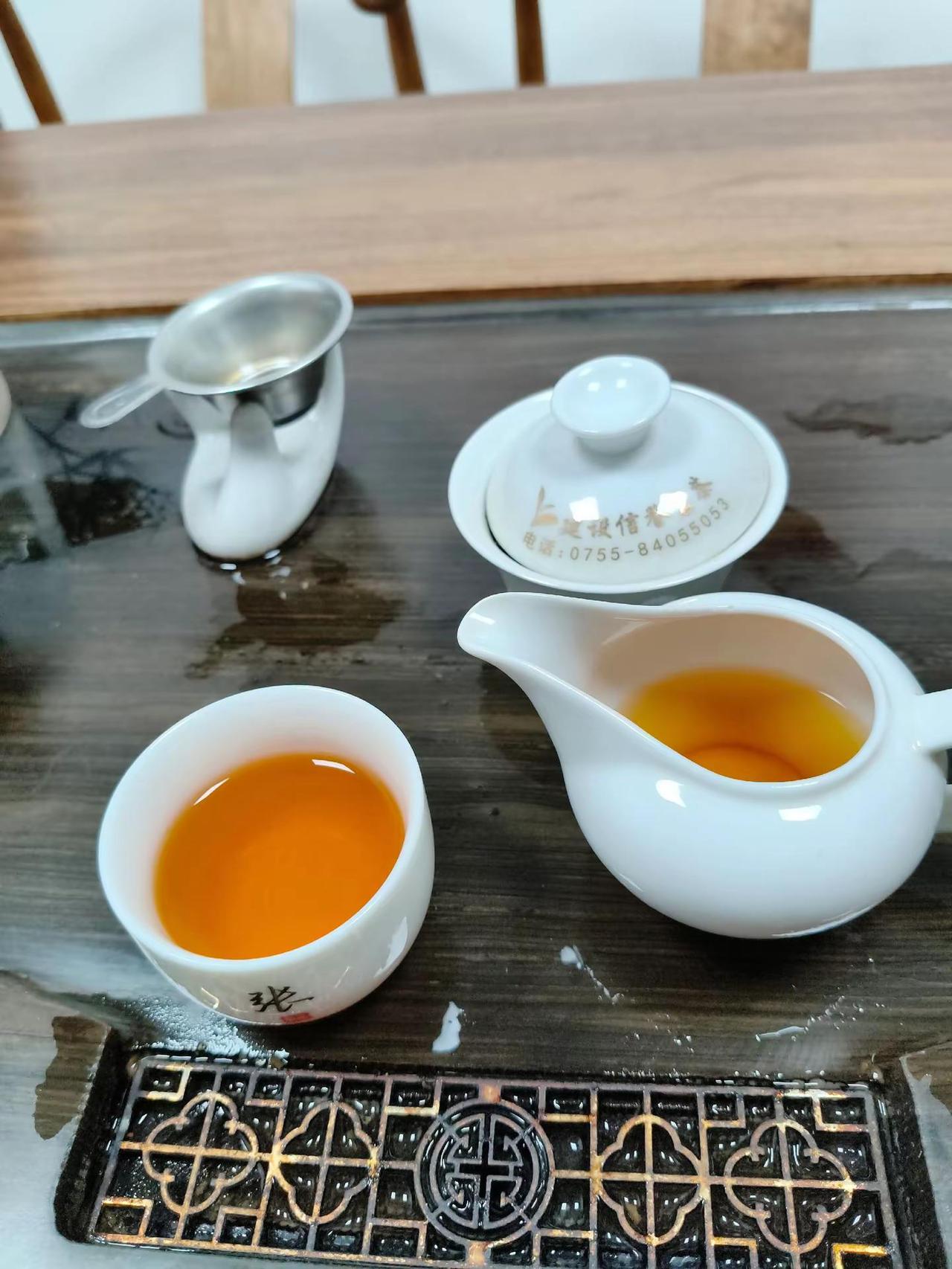 儿时不知柴米贵，成年才知谋生累。少时未解谋生苦，长大方知糊口难。