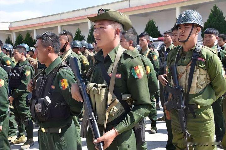 缅甸空军轰炸KNA克伦民族军！

缅军战机1月12日总共投下了四枚炸弹，空袭造成