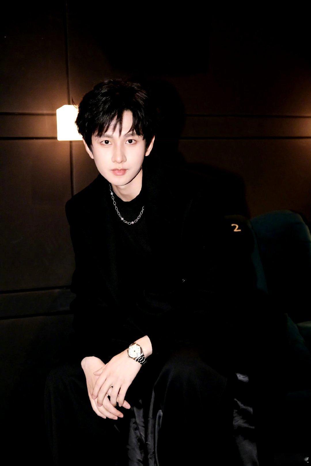 成毅成毅长安二十四计cy成毅谢淮安 如果把爱写成专辑 你一定是主打曲成毅｜赴山海