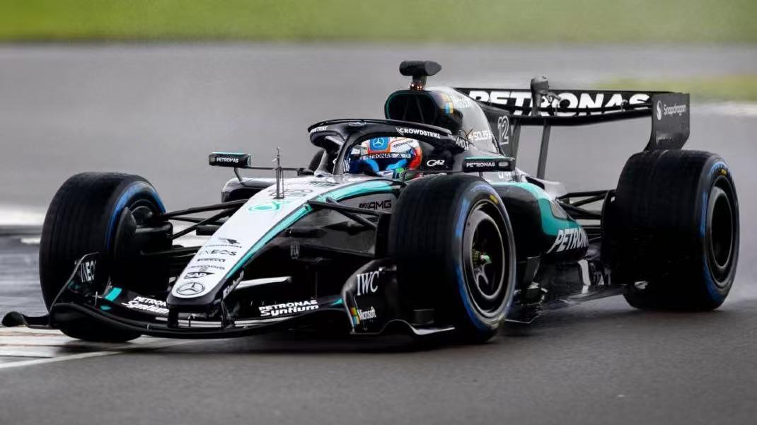 2026 年 F1 蒙扎站，梅奔直接把冠亚军打包带回家，说实话我真的有点意外。赛