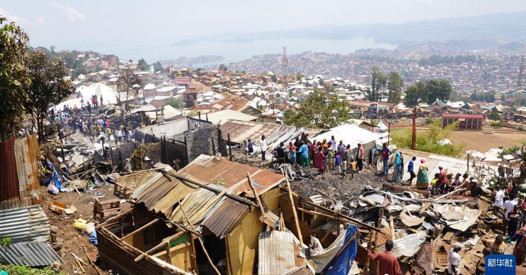 据刚果（金）媒体27日报道，刚果（金）东部南基伍省首府布卡武市当天凌晨发生火灾，
