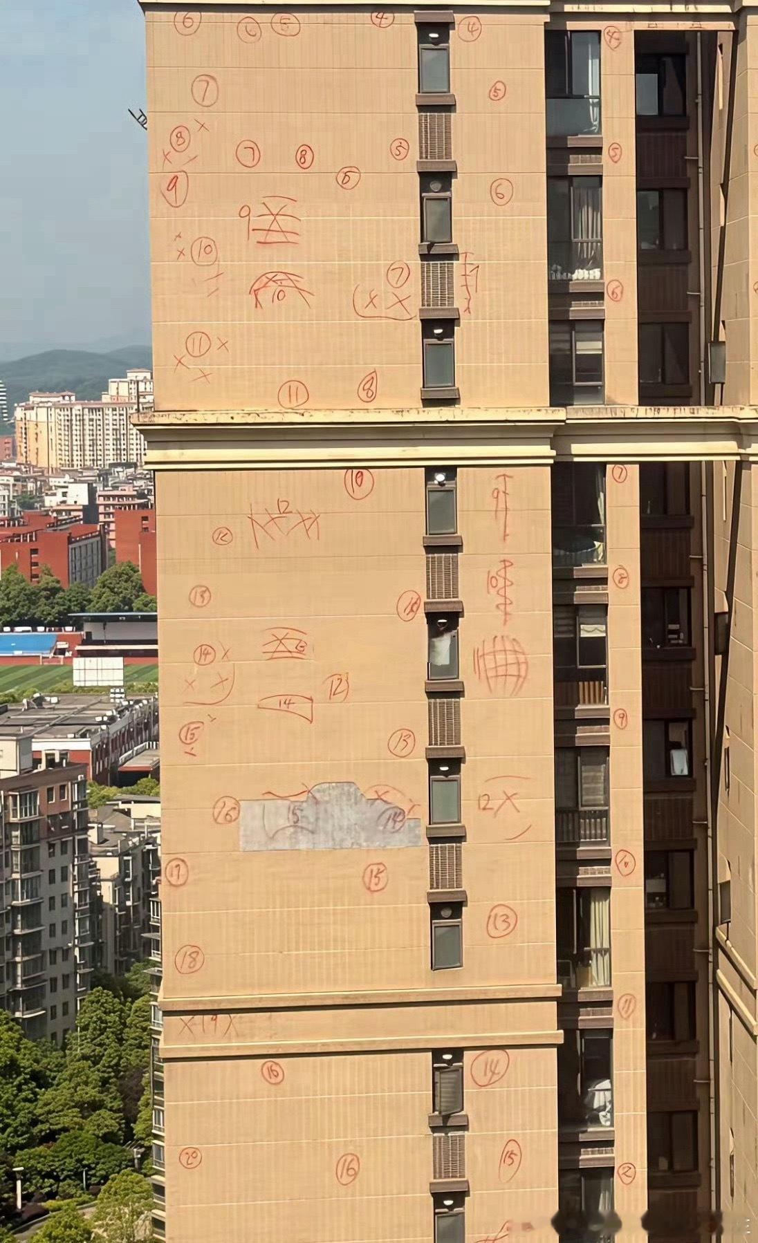 房子建好了，居然忘了擦。 