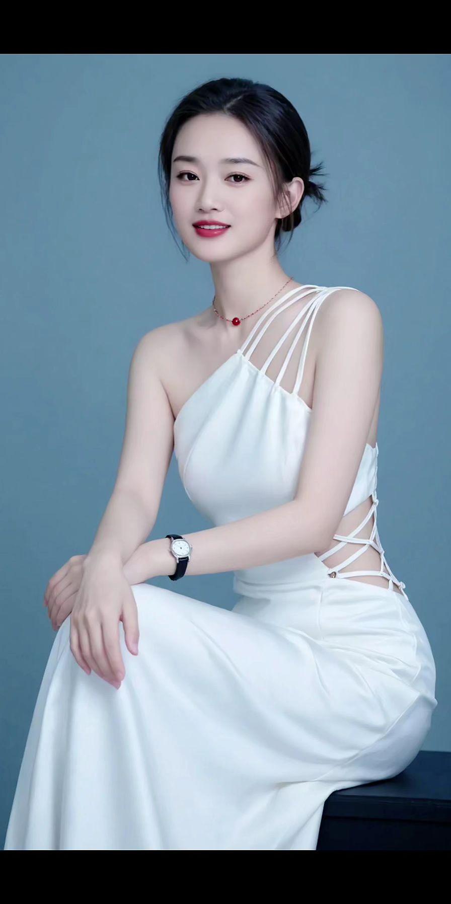 永远不要期待任何人做你的靠山，人只会因为价值而被爱，不会因为你缺爱儿被爱！我们终