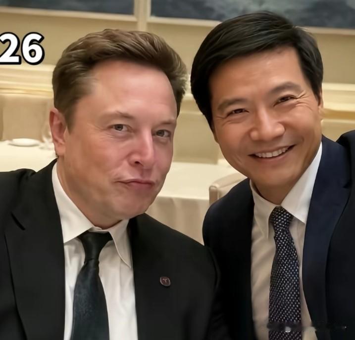 马斯克今年都56岁了，看不出年纪，看着也就跟三十几岁的中年人一样。
再看咱们小米