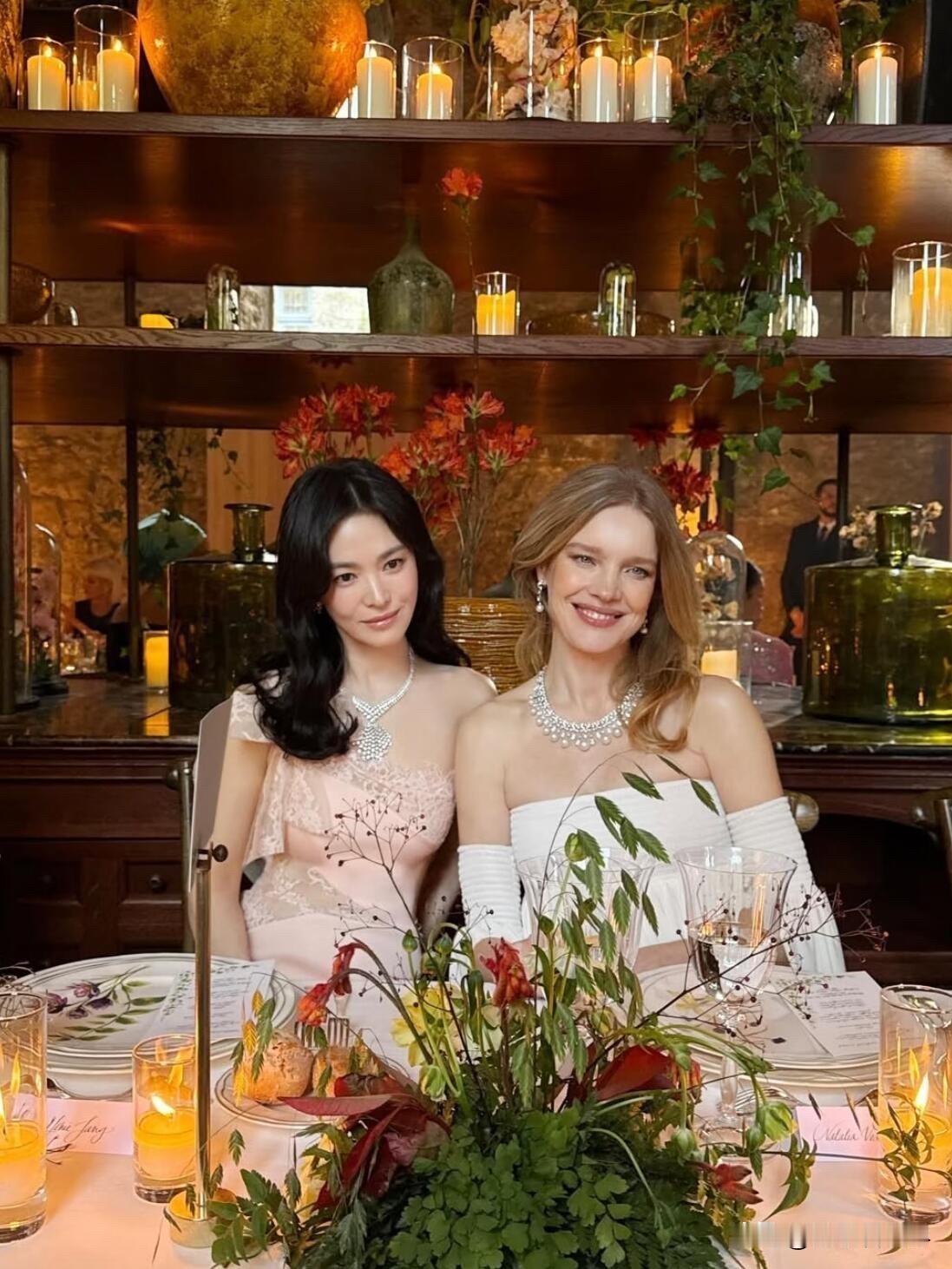 宋慧乔和lv太子妃合影
终于懂为什么都说女人离婚后会开挂💡
看宋慧乔就知道了！