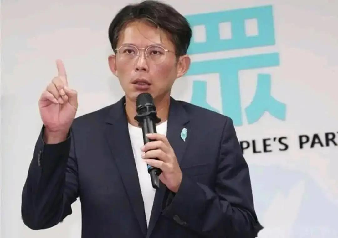 黄国昌今日表示，自己已签署民代辞职书，民众党其他民代也是如此。然后并不能怎么样，