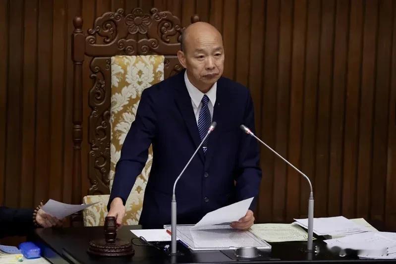 韩国瑜怒了！立院会议唱空城外宾傻眼 蓝绿白急排班

台立院朝野关系恶化，多场会议