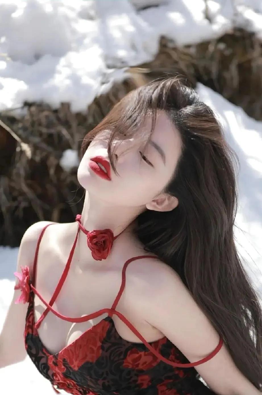针尖不大，却锋利无比，轻轻一扎，便让人痛彻心扉；舌尖无骨，却言语如刀，不经意间，
