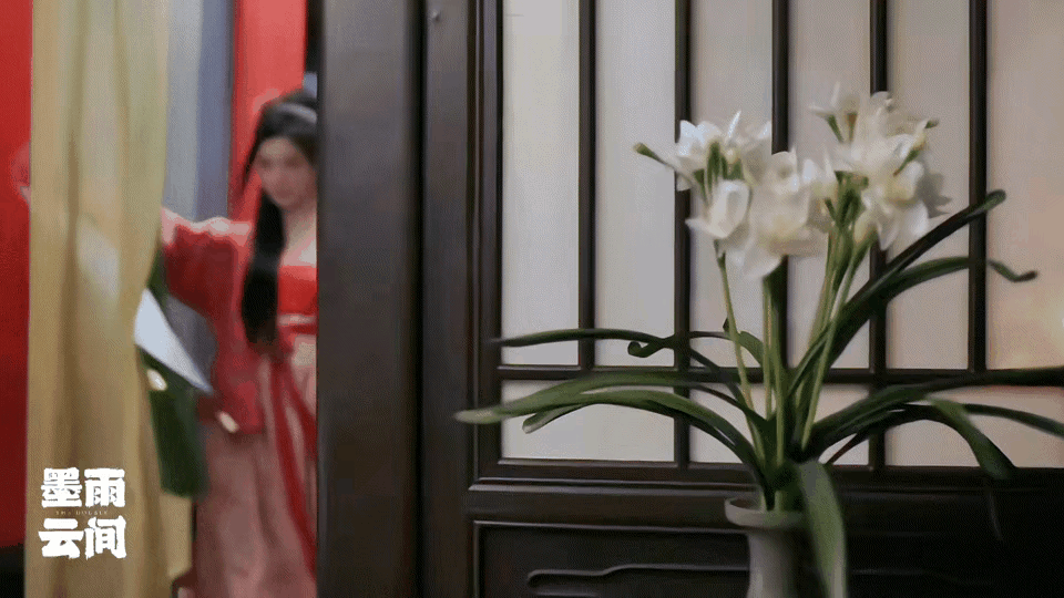 #墨雨云间里的孔雪儿#《墨雨云间》里的孔雪儿太惊艳了，风情万种，又纯又欲，美艳不