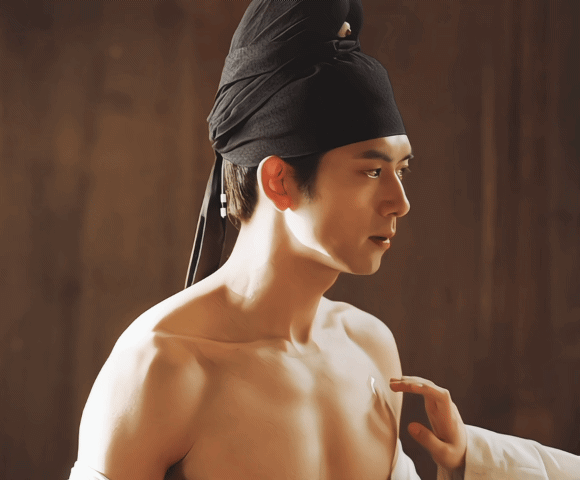 李现在《锦绣芳华》里大放福利啊！

导演果然明白现女友喜欢看什么，这肌肉线条也太
