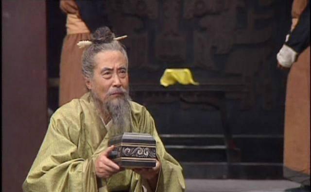 揭秘！陶谦三让徐州，真的是懦弱无能吗？
     陶谦——徐州“甩锅”大师，表面