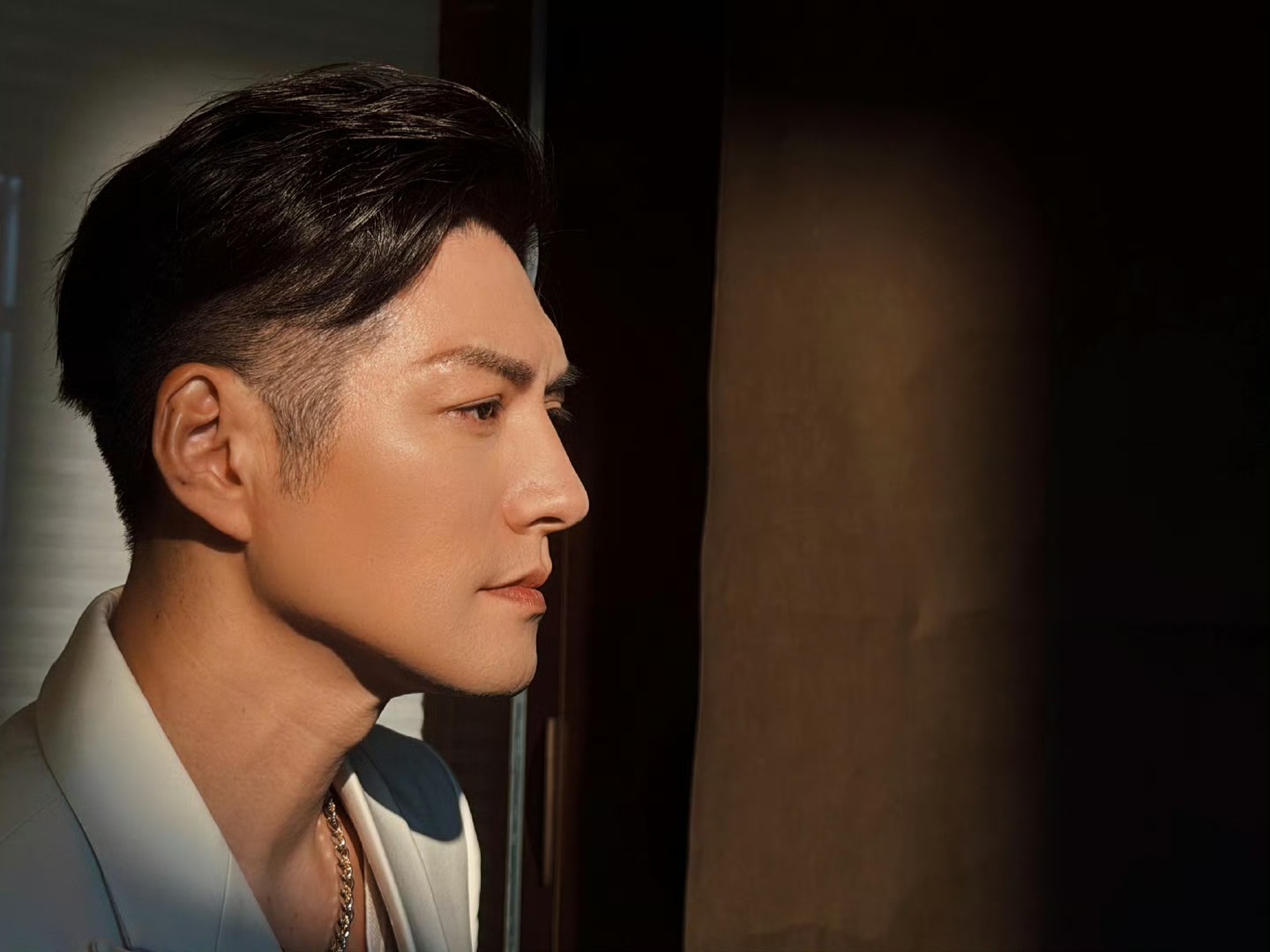 严屹宽计划79岁退休严屹宽计划79岁退休，目标是把人生这部戏在片场杀青，连追悼会