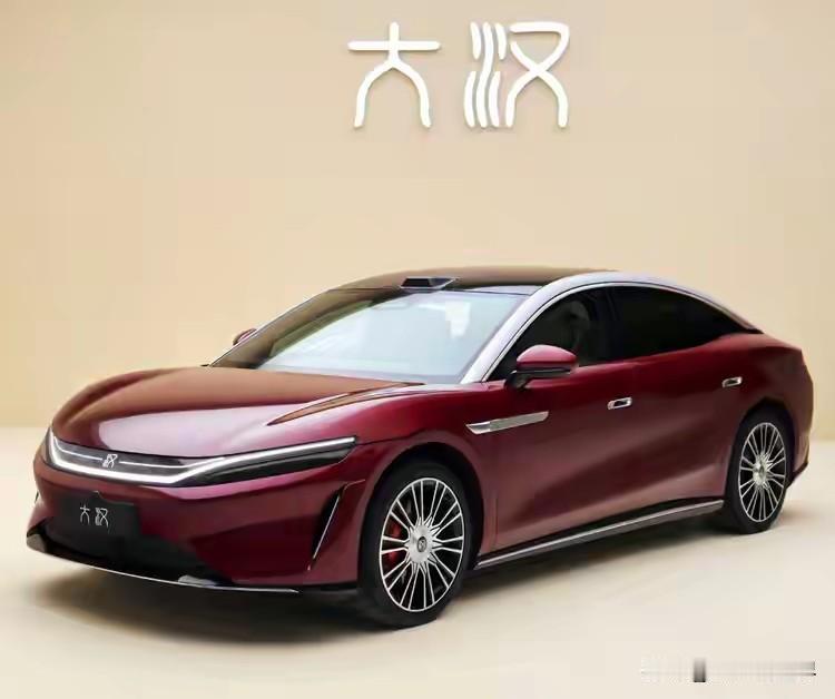 在2026成都车展上，比亚迪王朝网全新旗舰轿车“大汉”正式开启预售——

24.