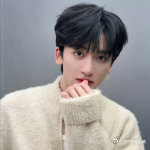 邓佳鑫不语只是一味学鸟叫  已经被邓佳鑫学鸟叫的片段洗脑了，满脑子都是那独特的声