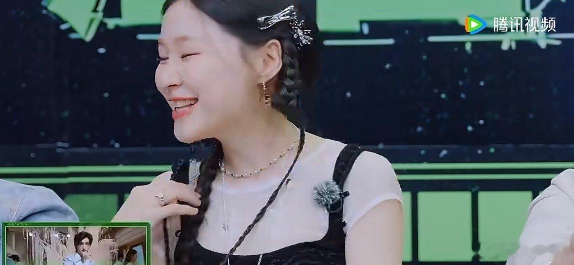 金靖问丁程鑫怎么卡点卡得这么干净刘宇宁金靖张凌赫夸丁程鑫这段凭借利落干净的卡点出