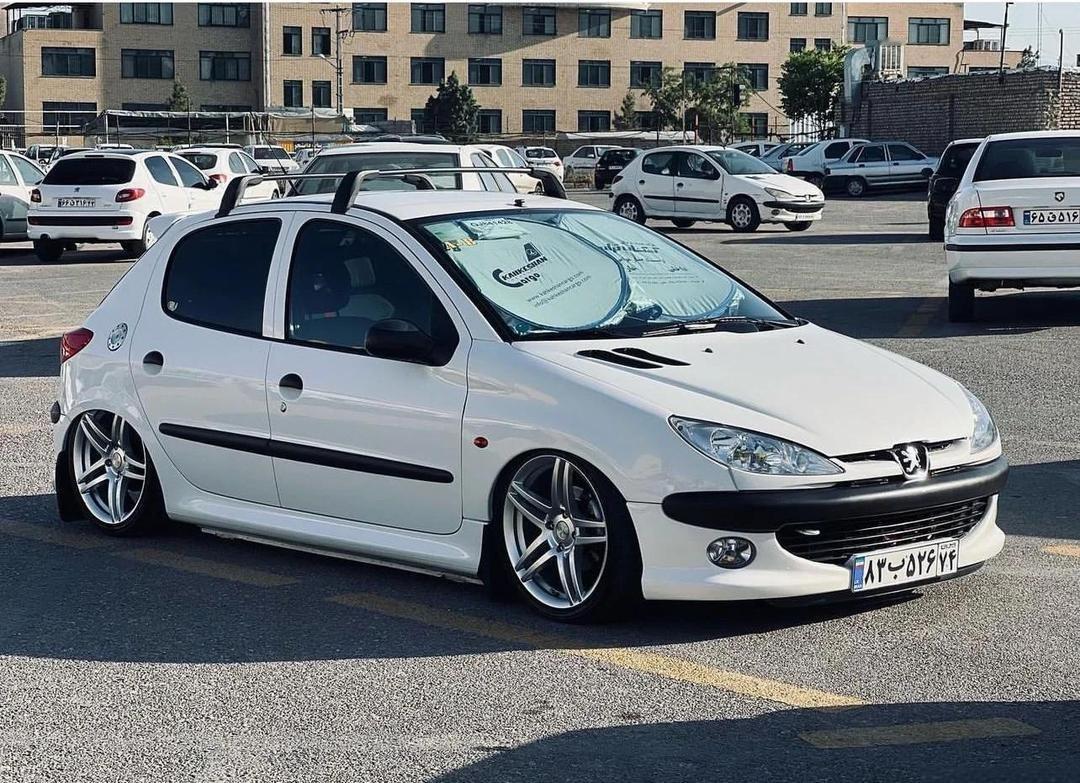 法系车时隔3年重回中国A级车展法系车在国内真的高开低走太可惜。当年富康、307是