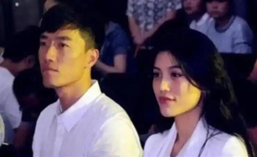 和刘翔离婚后，与母亲相依为命，如今靠一场哭戏让所有人闭嘴 