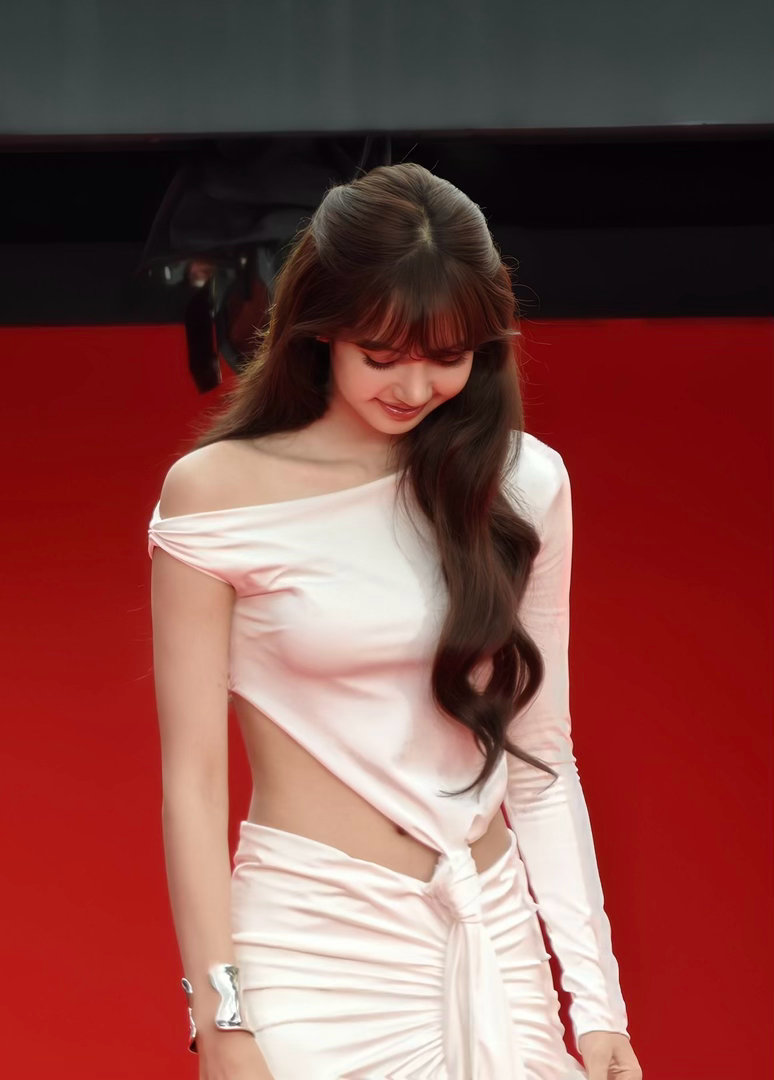 LISAlisa 宝宝你就是一只白天鹅🦢 