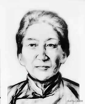 她叫郭了凡，河南平舆人，家里有1800多亩地，当地大户。
这样的地主，本该是被革