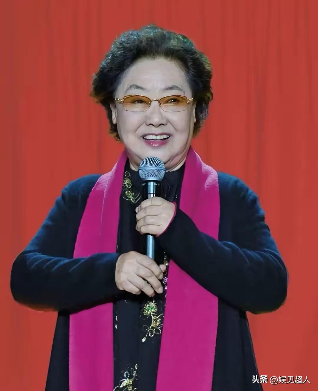 郭兰英第一任丈夫叫方浦东，是歌剧舞剧院的首席笙演奏家。俩人因为艺术结缘，1964