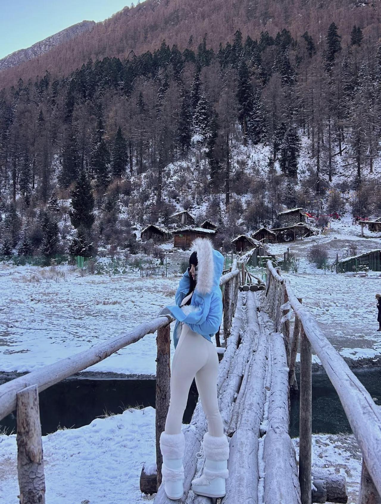 理小路下雪啦❄️
一起去看雪