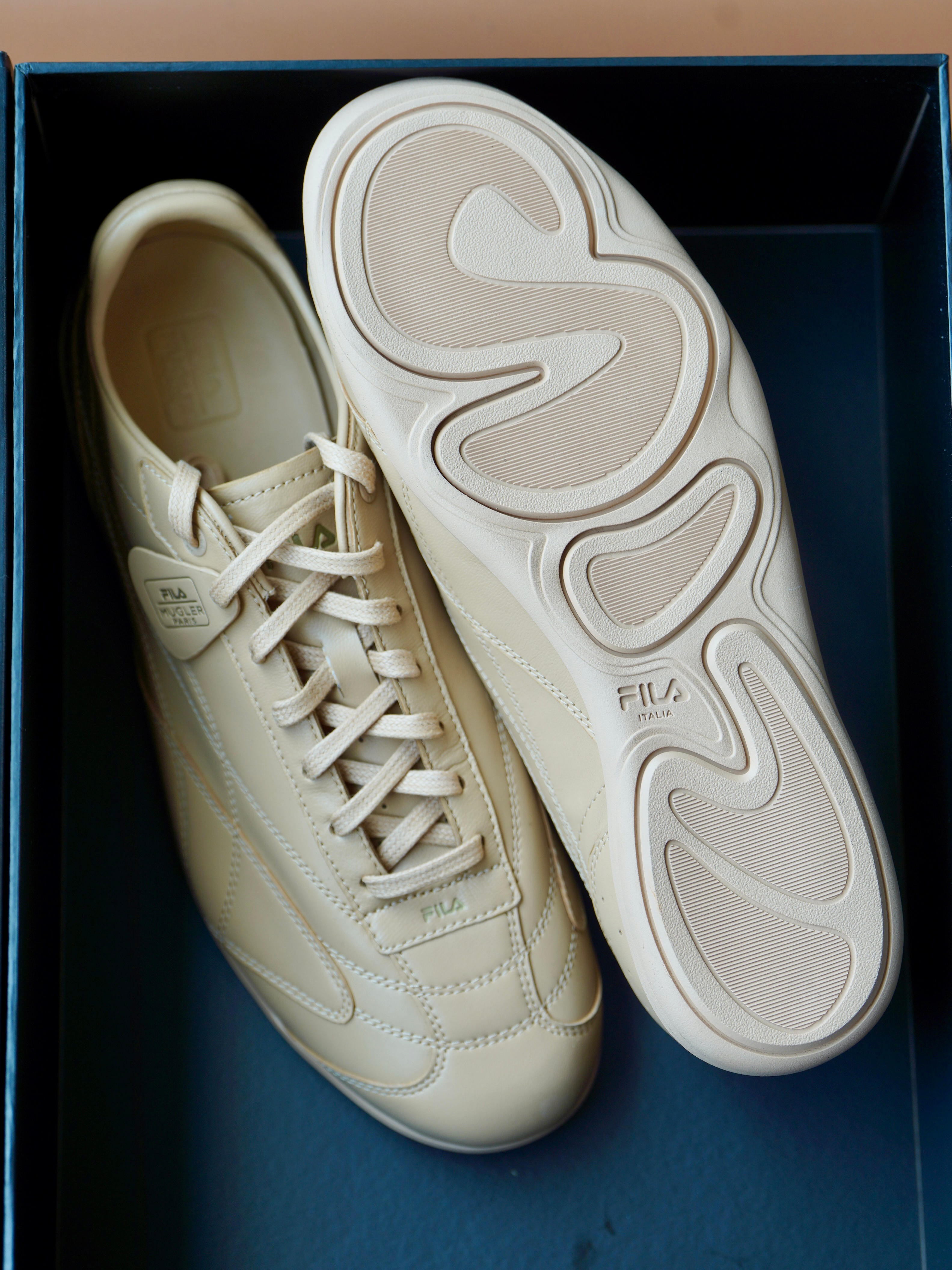 FILA x MuglerFILA 羊皮卷原相机直出无压力，随手拍都是轻奢大片意