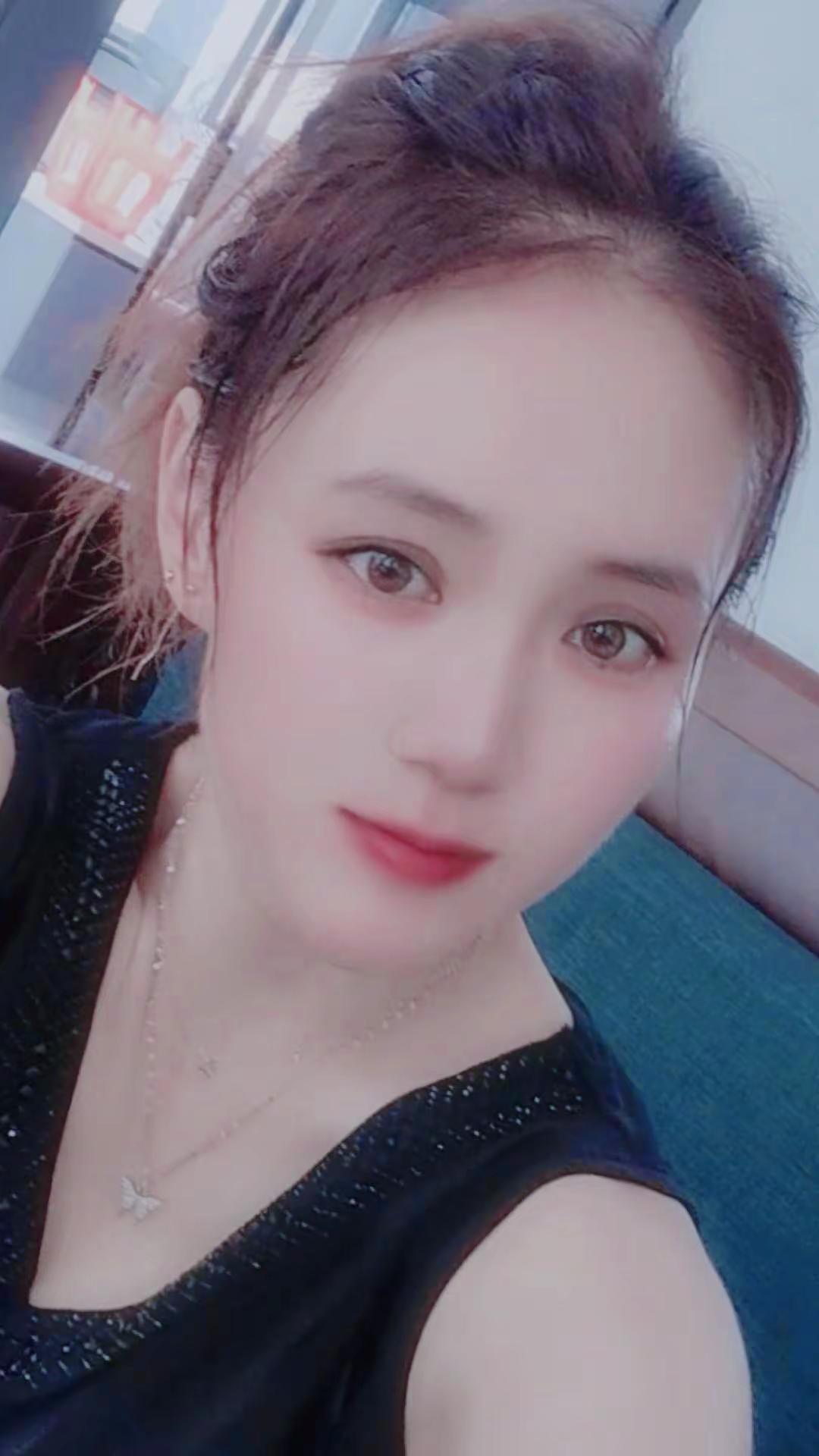 日常闲拍爱生活爱自己 记录每天不同自己 冒个泡证明存在感