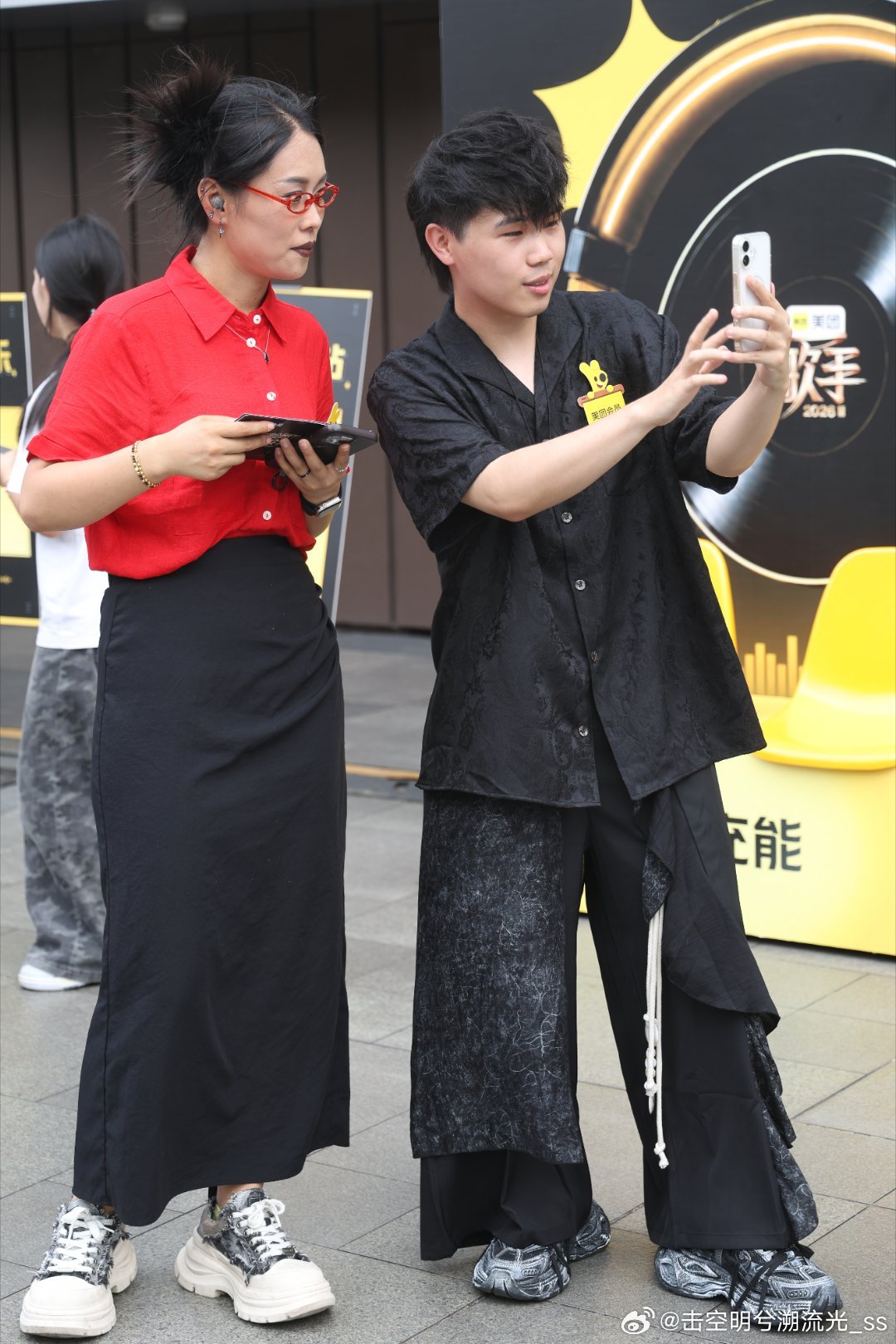  长沙现场人山人海！全来打卡美团会员KTV大赛，平替英子现场复刻舞台超逼真！美团