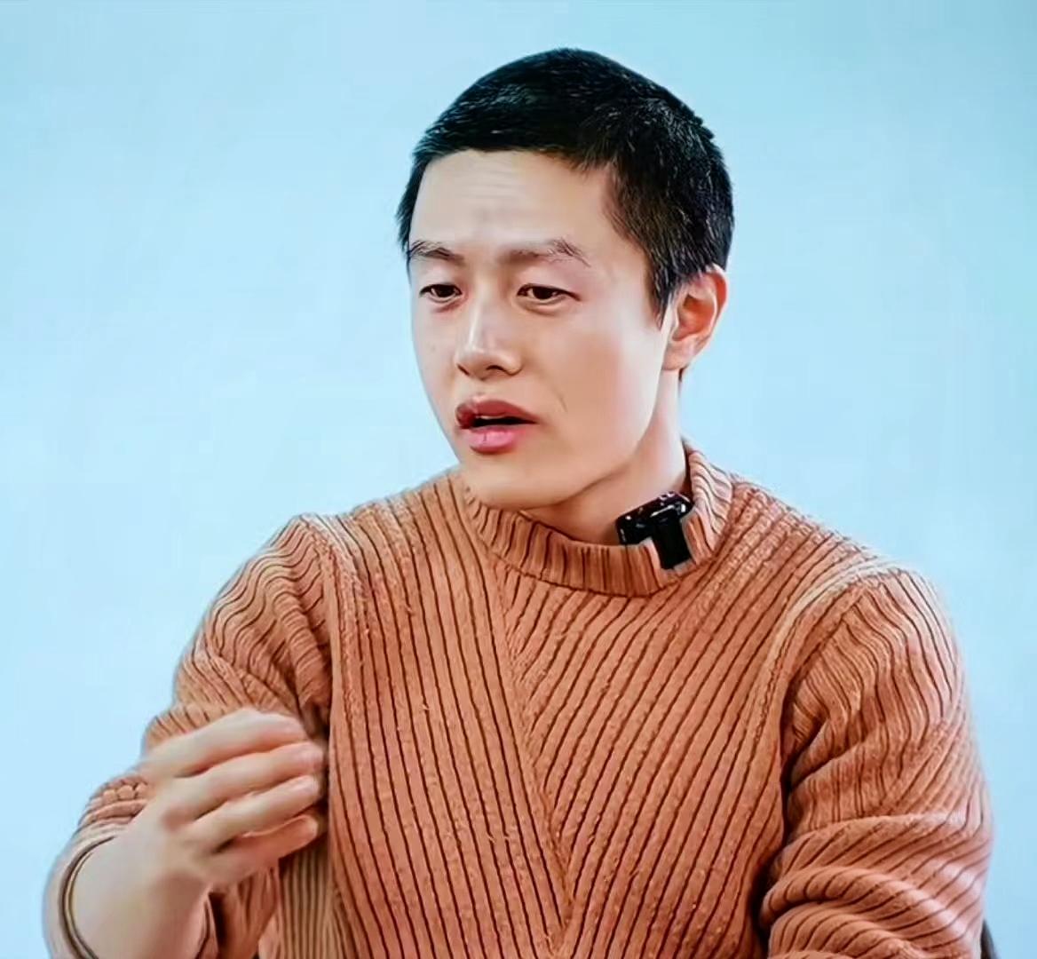 又又又被张艺谋说对了！
“不合群”的饺子，
才是娱乐圈的“聪明人！”

饺子不拿