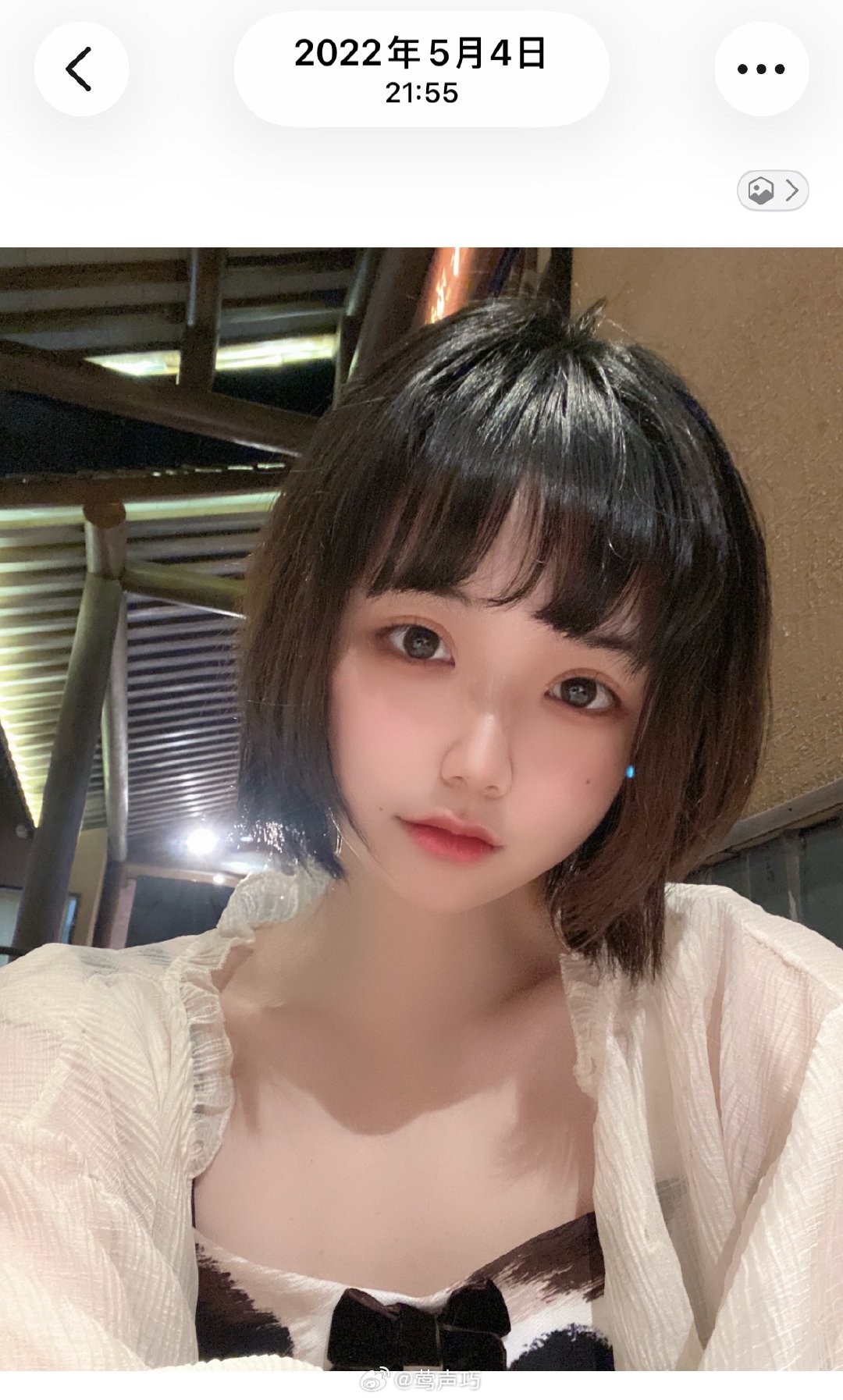 又想剪短发了没记错的话是在哥老官拍的我好想吃哥老官啊…… 