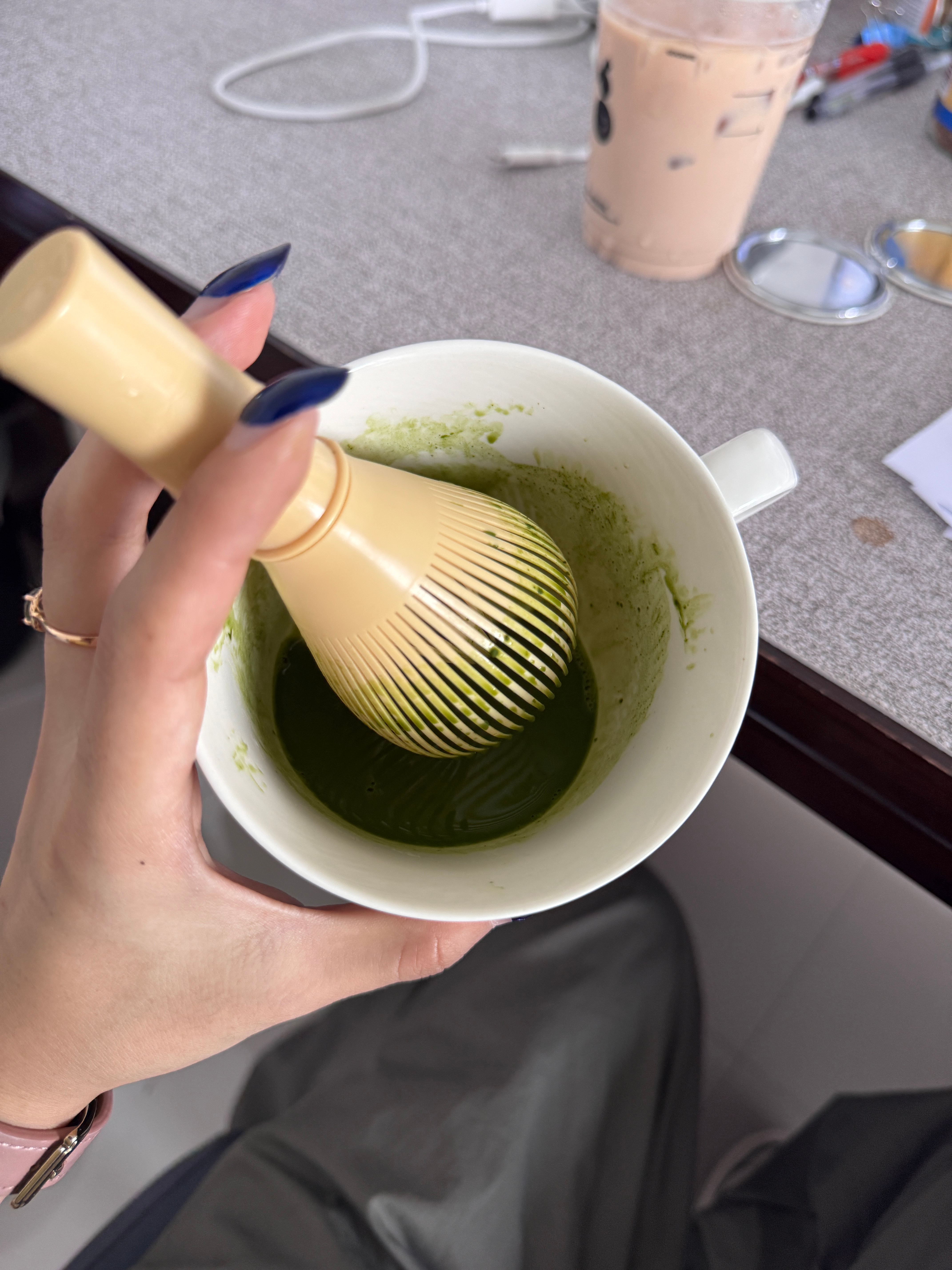 真能吃苦一小女孩 ​​​