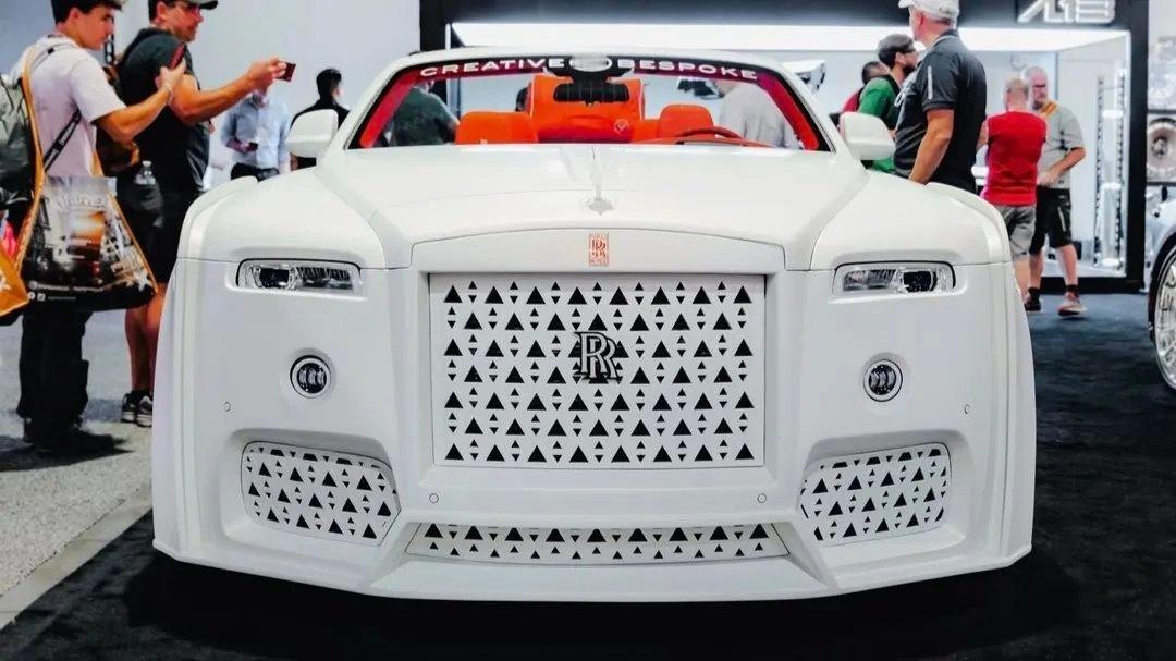 车市热门 迪拜改装厂Venuum改装劳斯莱斯曜影上。 