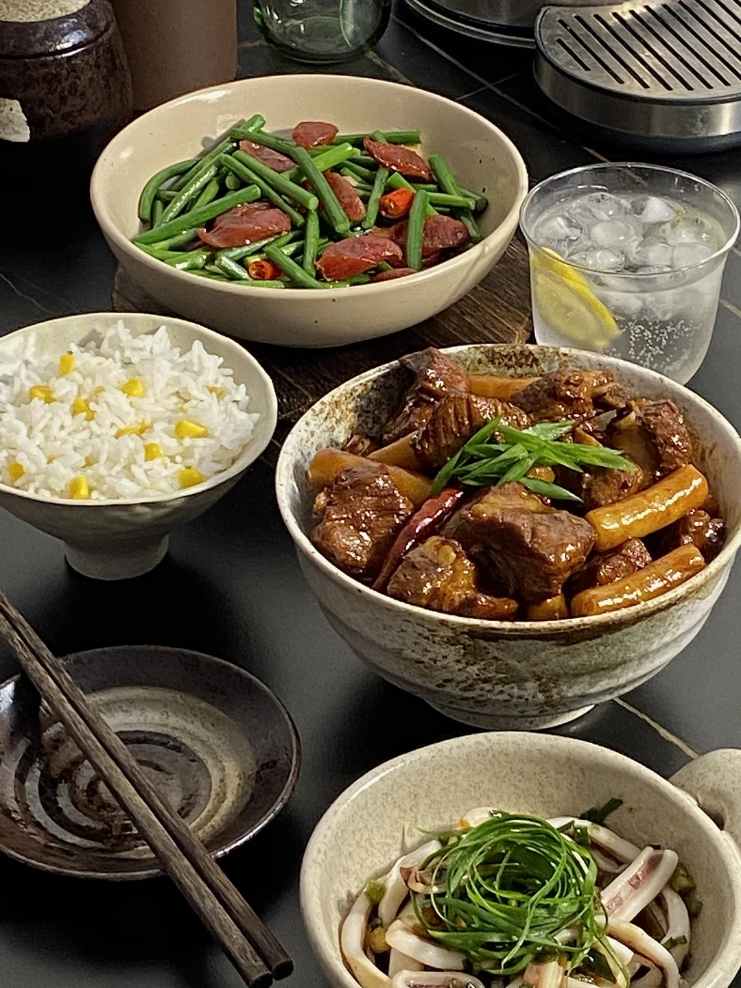 今日菜谱📜年糕小排 蒜苔腊肠 葱油鱿鱼🥢
