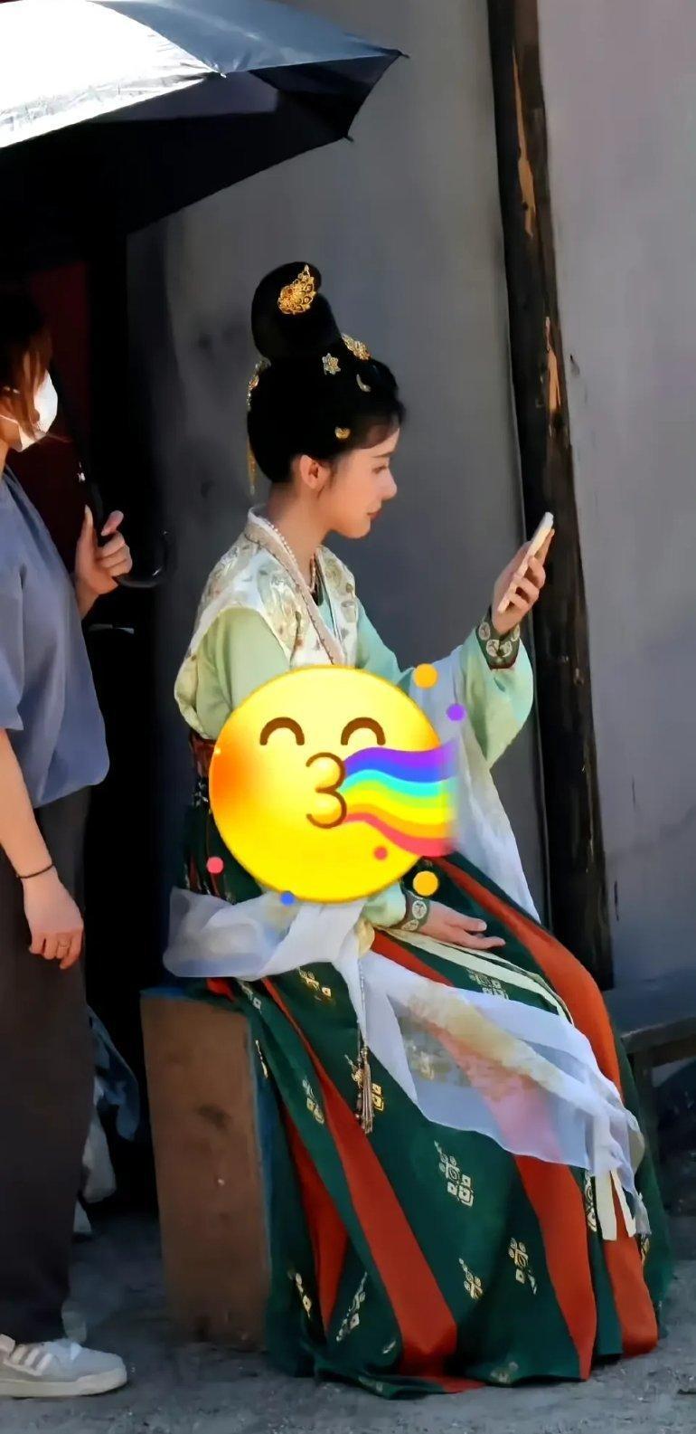 徐娇《掌心》路透生图，感觉妆容还是太现代化了[摊手] ​​​