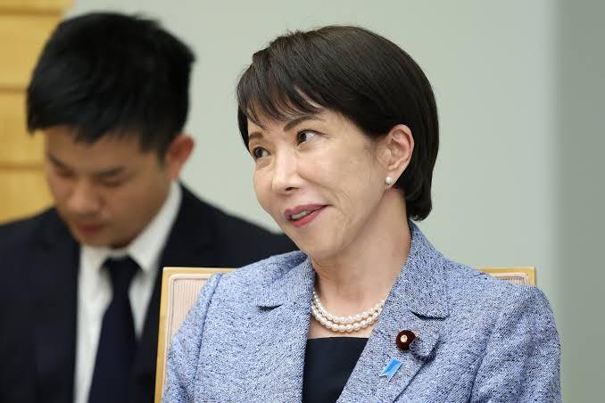 当民调显示内阁认可度不断走低，高市早苗选择在社交平台长篇发声，引用《论语》当中的