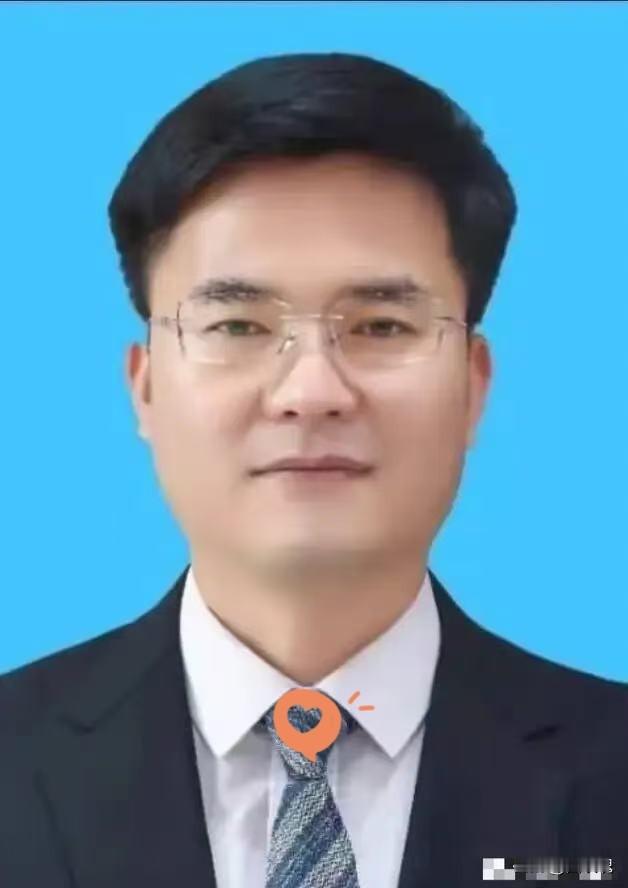 看到王正儒被查，我是一愣！这人太年轻，太聪明，太幸运，也太帅气了，怎么好好的就走