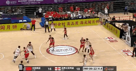 今天这支格鲁吉亚的强度还行，这样的热身赛更有锻炼价值。中国男篮vs格鲁吉亚男篮中