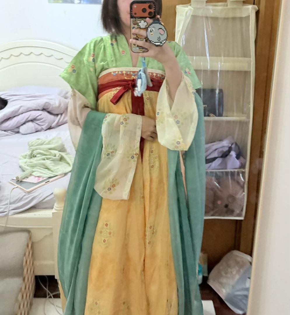 中秋国庆新装备[收到]大袖破裙褙子复刻来自：莫高窟130窟《都督夫人礼佛图》女十