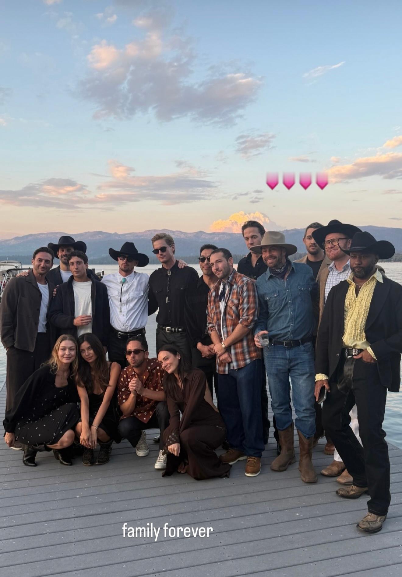十几年的男闺蜜Cully Smoller和模特Kendall Visser今天举