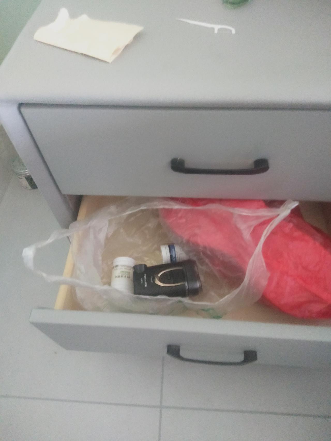 人老了就容易忘事吗？
今早起床后，我测了血糖，剃完胡须便去客厅吃饭。吃完饭回到卧