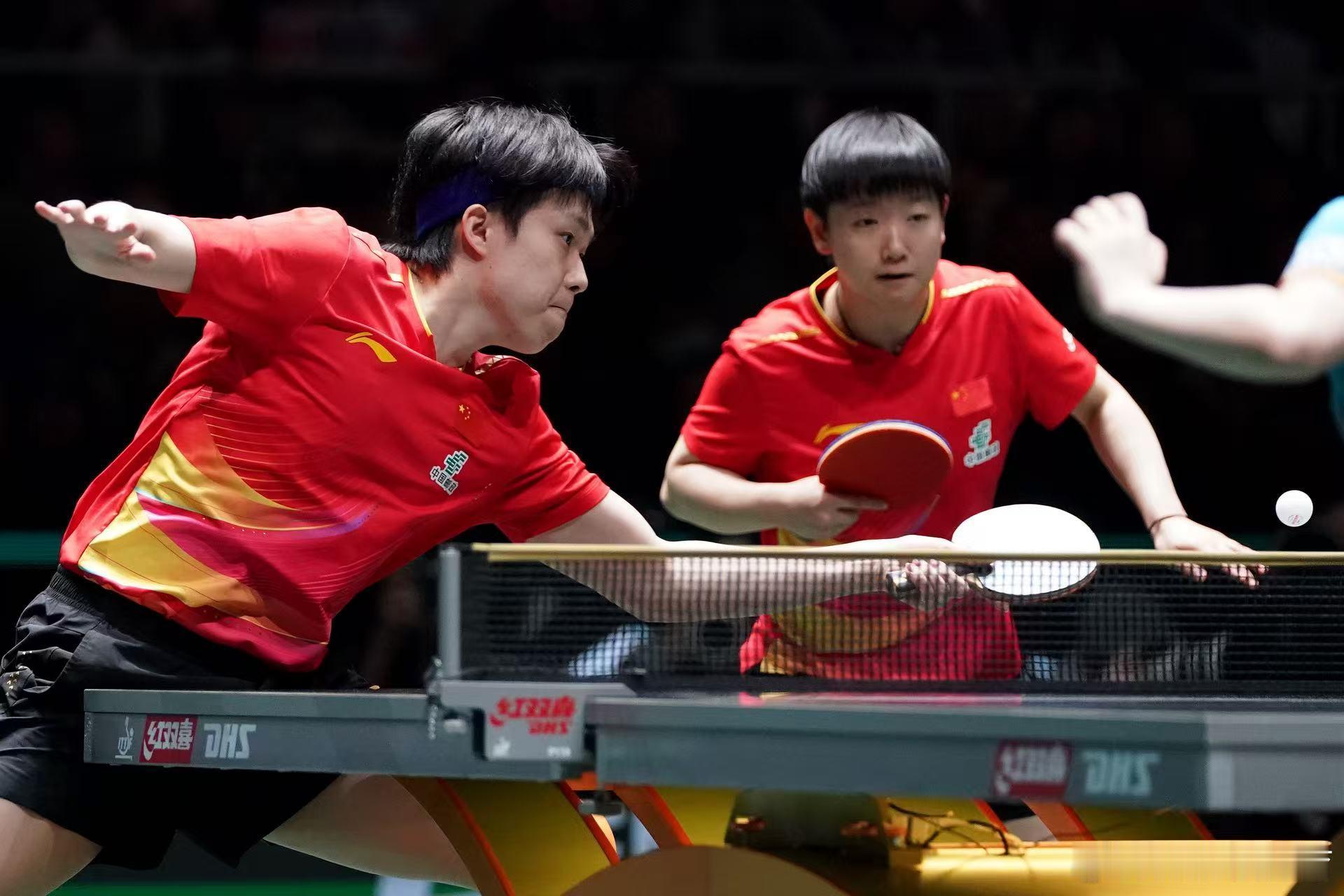 2025成都混团世界杯 决赛中国VS日本，首盘混双王楚钦/孙颖莎3-0（4、4、