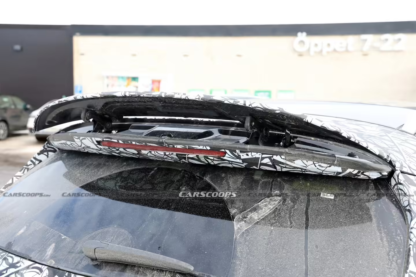 奔驰AMG GLC EQ纯电SUV谍照曝光，定位性能旗舰：动力跃升：预计搭载三台