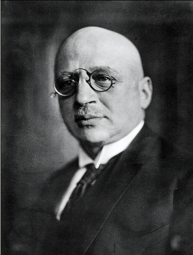 他喂饱了20亿人，却打开了地狱之门，他是人类史上最矛盾的天才。

1915年4月