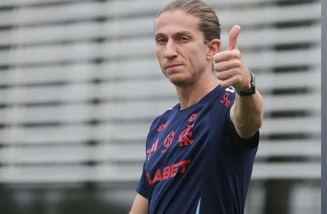 巴甲真奇怪，费利佩带领弗拉门戈拿了双冠，但费利佩与球队很可能不续约，40岁的费利