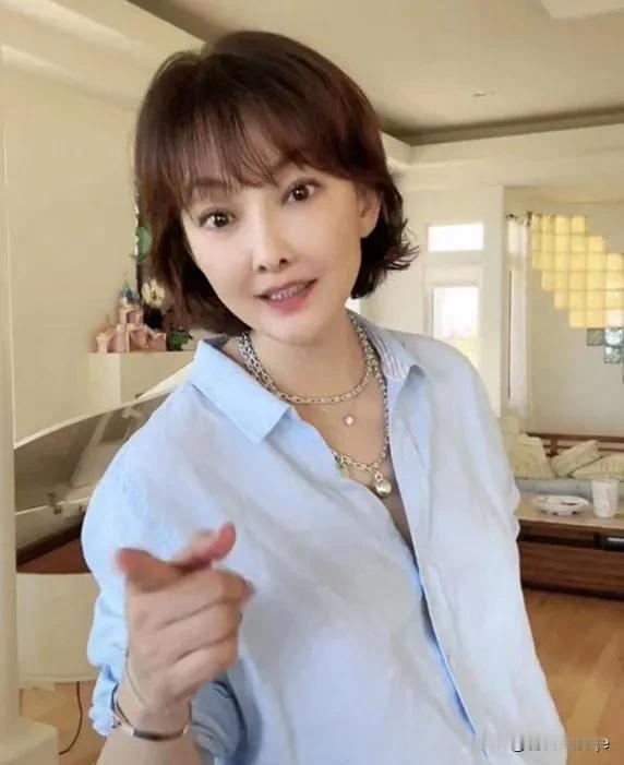 9月26日，著名女演员牛莉在美国发布了一段视频，引起了人们对她近况的极大兴趣。不